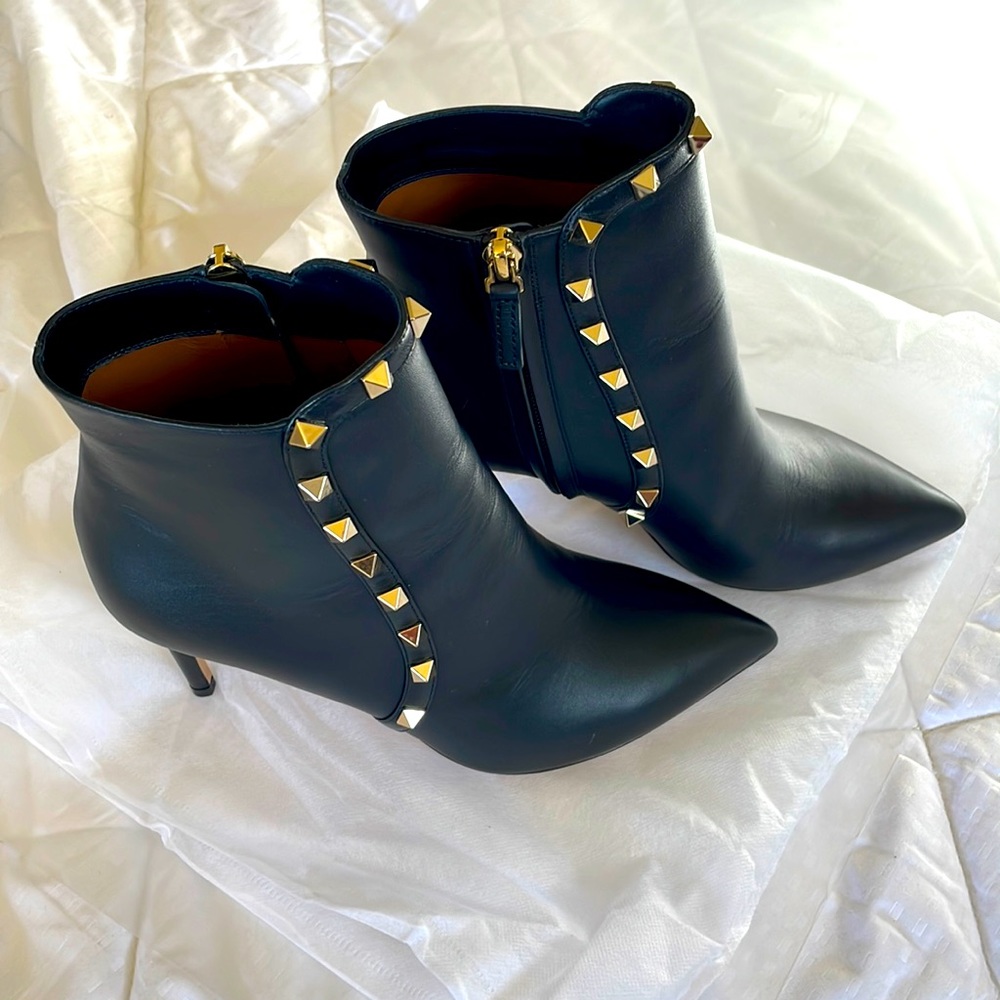 Authentic Valentino studded heels
